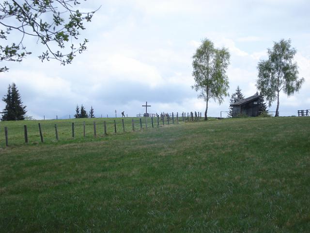 16 Blick zum Gipfelkreuz.JPG